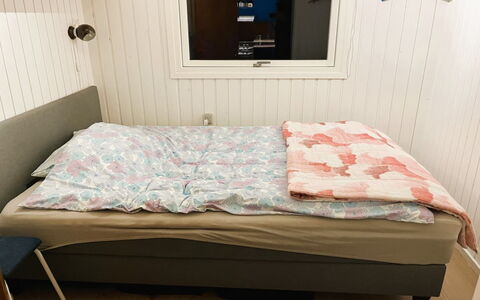 Jani - 620M from the Sea: Chambre, Lit, Bois, Meubles, Literie, Drap De Lit, Linge, Sol, Sol, Cadre De Lit