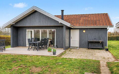 Jarik - 340M from the Sea: Maison, Toit, Chalet, Domicile, Siding, Cabanon, Batiments Jardin, Biens, Ferme, Aménagement Paysager