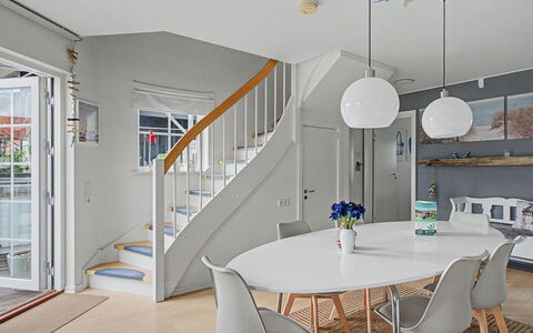 Andine - 375M from the Sea: Bois, Parquet, Sol, Dur, Planche, Tache De Bois, Plate-Forme, Sol, Domicile, Siding