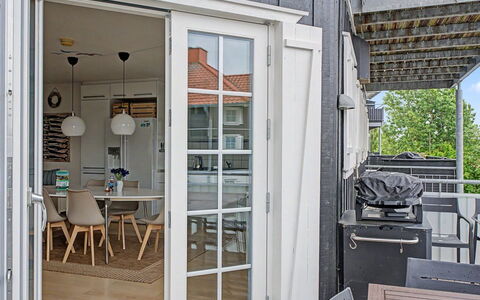 Andine - 375M from the Sea: Bois, Parquet, Sol, Dur, Planche, Tache De Bois, Plate-Forme, Sol, Domicile, Siding