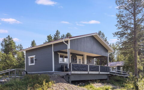 Sevettijärventie 8753: Bois, Chalet, Porche, Lot Terre, Domicile, Siding, Cabane En Rondins, Biens, Dur, Mélèze