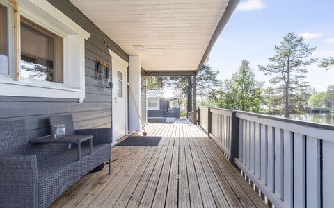 Sevettijärventie 8753: Bois, Porche, Domicile, Sol, Parquet, Sol, Dur, Planche, Plate-Forme, Porte