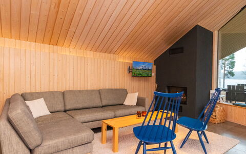 Villa Antti: Design Intérieur, Meubles, Sol, Bois, Sol, Plafond, Salon, Pièce, Canapé, Parquet