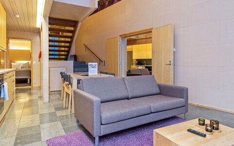 Villa Hanna: Design Intérieur, Sol, Sol, Bois, Meubles, Canapé, Pièce, Salon, Plafond, Éclairage
