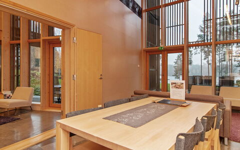 Villa Hanna: Meubles, Bois, Design Intérieur, Sol, Sol, Plafond, Chaise, Parquet, Salon, Dur