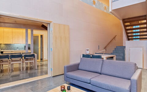 Villa Hanna: Design Intérieur, Sol, Bois, Sol, Meubles, Plafond, Canapé, Éclairage, Salon, Pièce