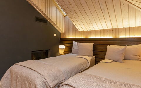 Villa Johanna: Design Intérieur, Sol, Chambre, Bois, Sol, Plafond, Lit, Drap De Lit, Meubles, Literie