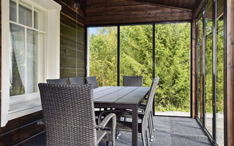Villa Ruuska: Meubles, Bois, Sol, Chaise, Design Intérieur, Table, Sol, Mobilier De Jardin, Table Cuisine Et Salle A Manger, Porche