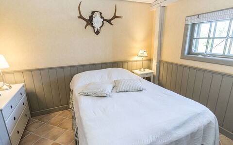 Gammelgård Jahtimaja: Design Intérieur, Chambre, Bois, Lit, Plafond, Meubles, Literie, Drap De Lit, Sol, Sol