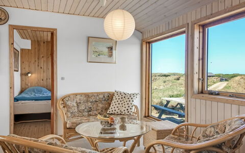 Bena - 300M from the Sea: Bois, Design Intérieur, Meubles, Plafond, Sol, Domicile, Pièce, Tache De Bois, Dur, Salon