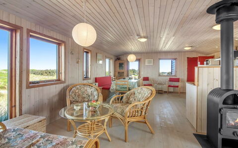 Bena - 300M from the Sea: Bois, Plafond, Design Intérieur, Sol, Pièce, Meubles, Dur, Tache De Bois, Luminaire, Salon