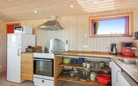 Bena - 300M from the Sea: Bois, Cuisine, Plafond, Sol, Appareil De Cuisine, Principaux Appliance, Design Intérieur, Comptoir, Sol, Meubles