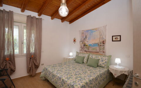Villa Mameli: Meubles, Design Intérieur, Lit, Chambre, Sol, Sol, Mur, Drap De Lit, Literie, Bois