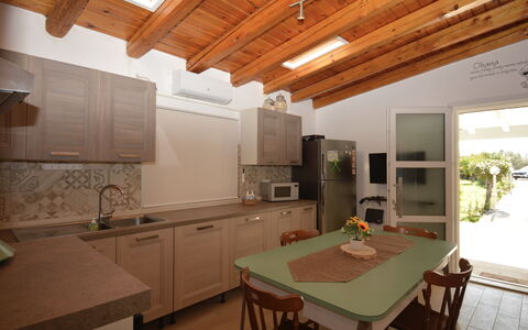 Villa Mameli: Meubles, Design Intérieur, Sol, Bois, Plafond, Comptoir, Cuisine, Sol, Chaise, Éclairage