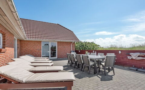 Wenke - 300M to the Fjord: Meubles, Design Intérieur, Chaise, Sol, Table, Recours, Sol, Plafond, Pièce, Eco Hôtel