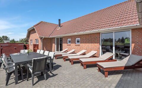 Wenke - 300M to the Fjord: Meubles, Design Intérieur, Chaise, Sol, Table, Recours, Sol, Plafond, Pièce, Eco Hôtel