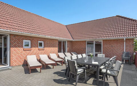 Wenke - 300M to the Fjord: Meubles, Design Intérieur, Chaise, Sol, Table, Recours, Sol, Plafond, Pièce, Eco Hôtel