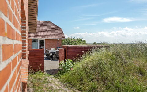 Wenke - 300M to the Fjord: Meubles, Design Intérieur, Chaise, Sol, Table, Recours, Sol, Plafond, Pièce, Eco Hôtel