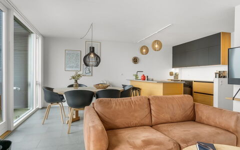 Chayton - 10M from the Sea: Meubles, Design Intérieur, Sol, Mur, Sol, Bois, Plafond, Pièce, Appartement, Salon