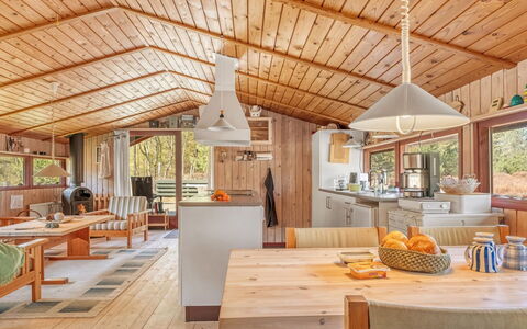 Antomine - 500M from the Sea: Bois, Design Intérieur, Plafond, Meubles, Sol, Domicile, Sol, Luminaire, Cuisine, Chalet