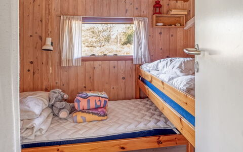 Antomine - 500M from the Sea: Bois, Chambre, Sol, Sol, Lit, Meubles, Tache De Bois, Dur, Domicile, Drap De Lit