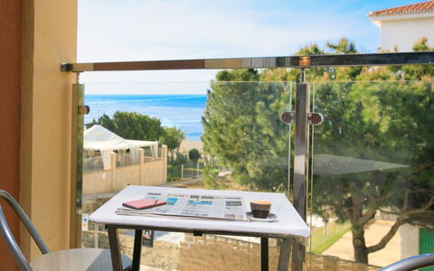 Baco Beachfront: Mer, Côte, Océan, Chaise, Baie, Accoudoir, Recours
