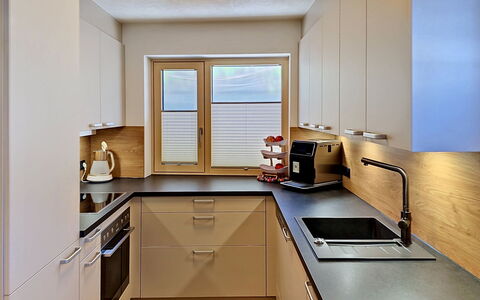 Apartment A3: Appareil De Cuisine, Cuisine, Comptoir, Cabinetry, Design Intérieur, Principaux Appliance, Sol, Meubles, Électroménager, Bois