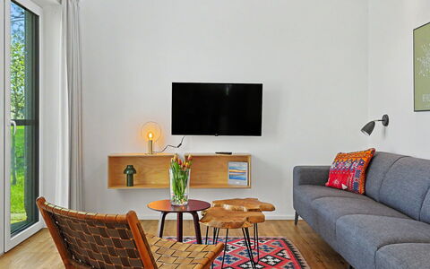 Haus S: Meubles, Design Intérieur, Sol, Canapé, Mur, Sol, Salon, Bois, Table, Pièce