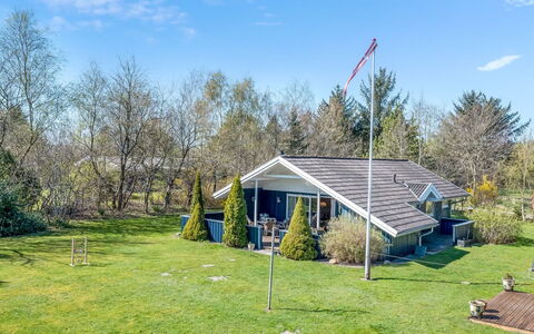 Florina - 10Km from the Sea: Maison, Toit, Domicile, Chalet, Cabanon, Batiments Jardin, Siding, Cour, Cabane En Rondins, Cabane
