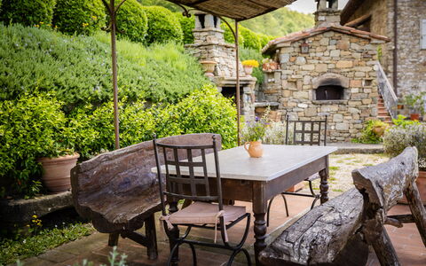 Casa Ivan: Meubles, Table, Mobilier De Jardin, Chaise, Tableau De Plein Air, Dalle, Pot De Fleur, Jardin, Table Cuisine Et Salle A Manger