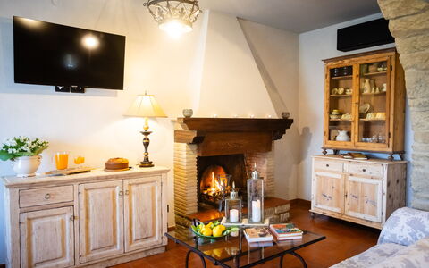 Casa Ivan: Meubles, Design Intérieur, Bois, Sol, Pièce, Éclairage, Sol, Plafond, Luminaire, Salon