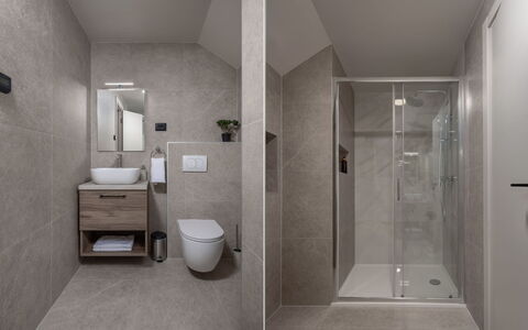 Orso: Sol, Mur, Sol, Luminaire Plomberie, Salle De Bains, Design Intérieur, Évier, Miroir, Plomberie, Robinet