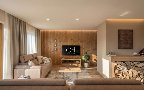 Orso: Meubles, Design Intérieur, Sol, Canapé, Sol, Mur, Salon, Bois, Plafond, Pièce