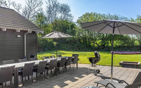 Finwith - 600M from the Sea: Meubles, Mobilier De Jardin, Chaise, Toit, Tableau De Plein Air, Table, Ombre, Domicile, Jardin, Patio