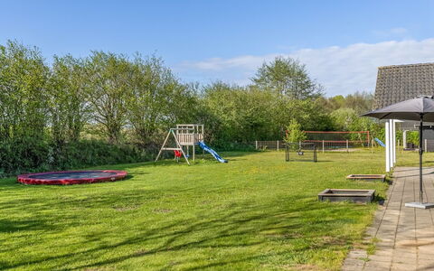 Finwith - 600M from the Sea: Herbe, Arbre, Espace Public, Lot Terre, Plaine, Pelouse, Jardin, Ombre, Parc