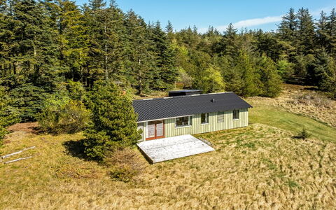 Fatlinda - 4Km from the Sea: Bois, Jardin, Arrière-Cour, Lot Terre, Domicile, Toit, Ombre, Plate-Forme, Dur, Cour