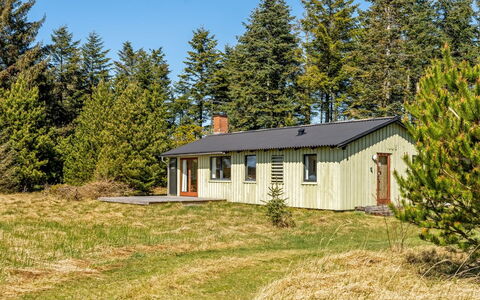 Fatlinda - 4Km from the Sea: Bois, Jardin, Arrière-Cour, Lot Terre, Domicile, Toit, Ombre, Plate-Forme, Dur, Cour