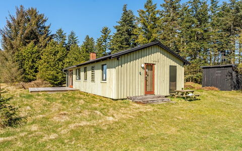 Fatlinda - 4Km from the Sea: Bois, Jardin, Arrière-Cour, Lot Terre, Domicile, Toit, Ombre, Plate-Forme, Dur, Cour