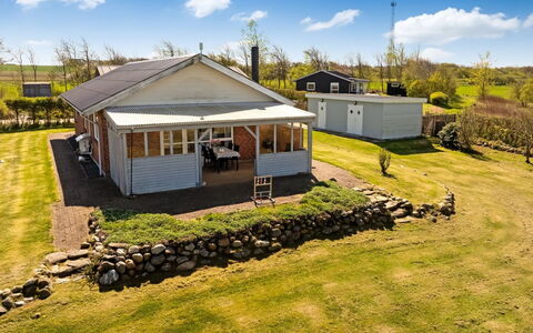 Jale - 500M to the Fjord: Toit, Maison, Domicile, Chalet, Porte, Siding, Plate-Forme, Porche, Planche, Dur