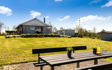 Jale - 500M to the Fjord: Toit, Maison, Domicile, Chalet, Porte, Siding, Plate-Forme, Porche, Planche, Dur