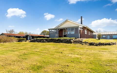 Jale - 500M to the Fjord: Toit, Maison, Domicile, Chalet, Porte, Siding, Plate-Forme, Porche, Planche, Dur
