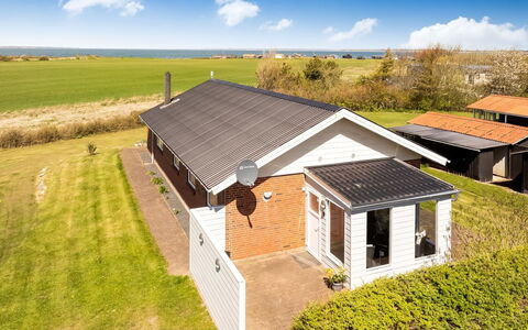 Jale - 500M to the Fjord: Toit, Maison, Domicile, Chalet, Porte, Siding, Plate-Forme, Porche, Planche, Dur