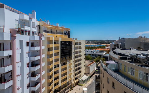 Mirasol: Meubles, Design Intérieur, Mur, Sol, Bois, Sol, Pièce, Plafond, Éclairage, Domicile