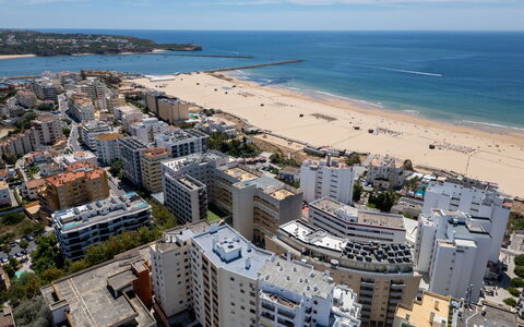 Mirasol: Meubles, Design Intérieur, Mur, Sol, Bois, Sol, Pièce, Plafond, Éclairage, Domicile