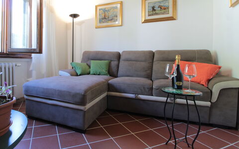 House Angy: Meubles, Sol, Sol, Design Intérieur, Canapé, Salon, Domicile, Pièce, Appartement