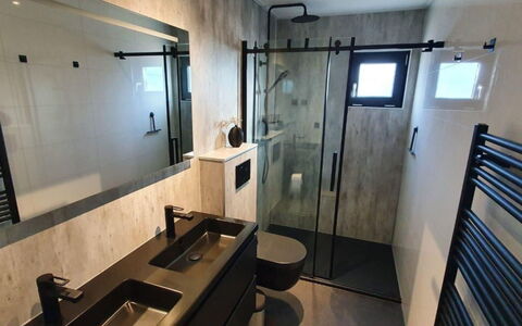 De Witte Parel: Luminaire Plomberie, Sol, Design Intérieur, Sol, Plomberie, Robinet, Salle De Bains, Évier, Miroir, Tuile