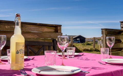 Sinika - 400M from the Sea
