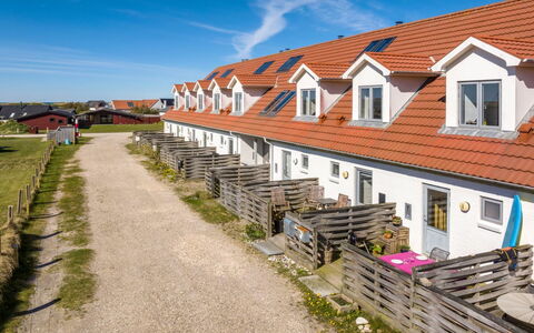 Sinika - 400M from the Sea: 