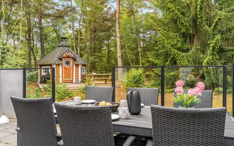 Jooseppi - 4.8Km from the Sea: Meubles, Chaise, Mobilier De Jardin, Table, Jardin, Table Cuisine Et Salle A Manger, Tableau De Plein Air, Patio, Pot De Fleur, Plante D'Appartement
