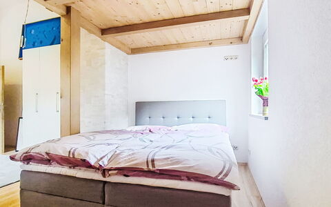 Maria: Chambre, Meubles, Lit, Bois, Design Intérieur, Sol, Sol, Literie, Drap De Lit, Pièce
